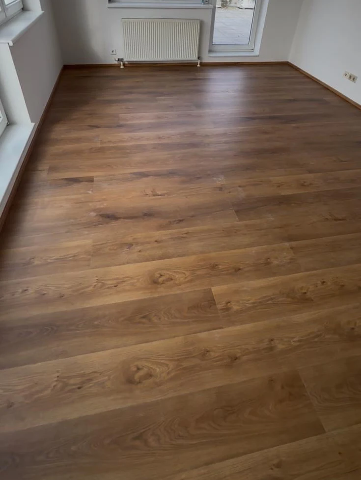 Vinylboden in Holzoptik in einer Wohnung in Linz